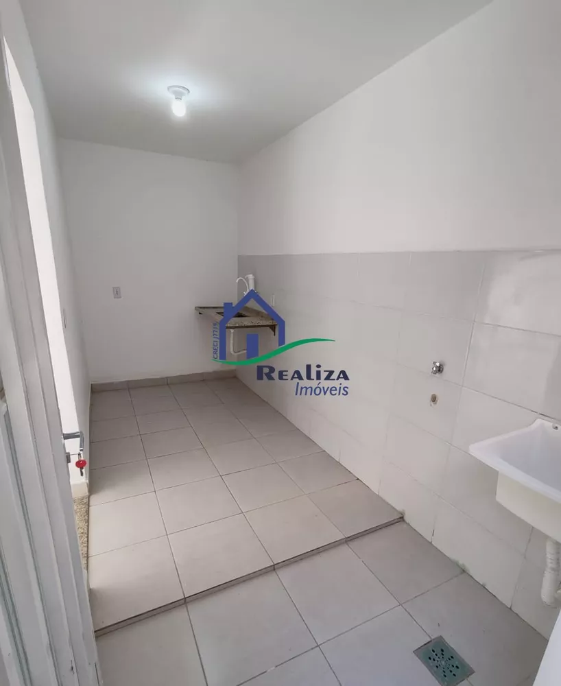 Casa à venda com 2 quartos, 65m² - Foto 4