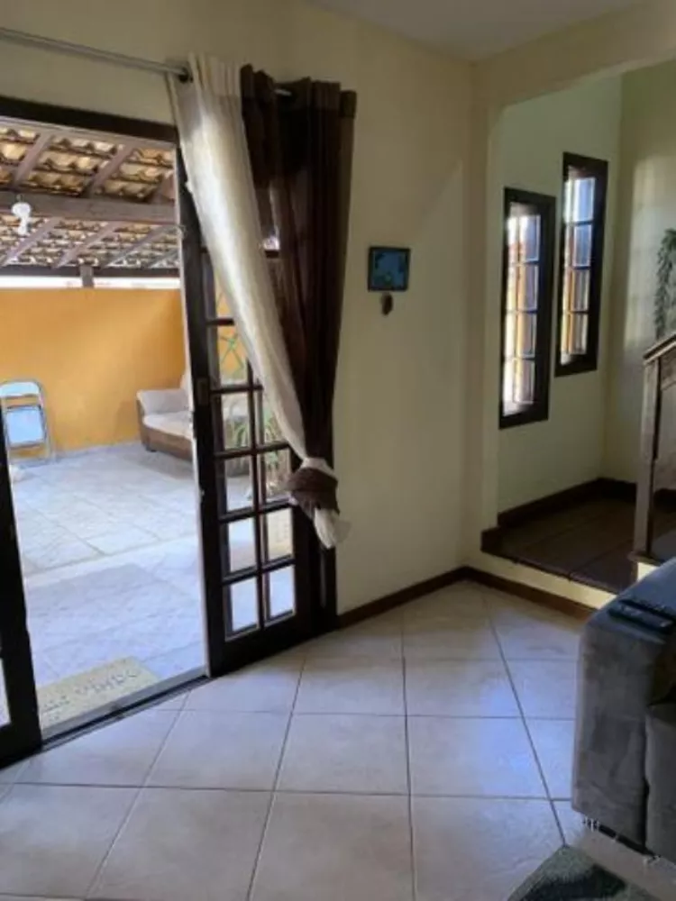 Casa à venda com 4 quartos, 250m² - Foto 3