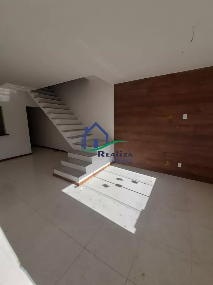 Casa à venda com 3 quartos, 130m² - Foto 2