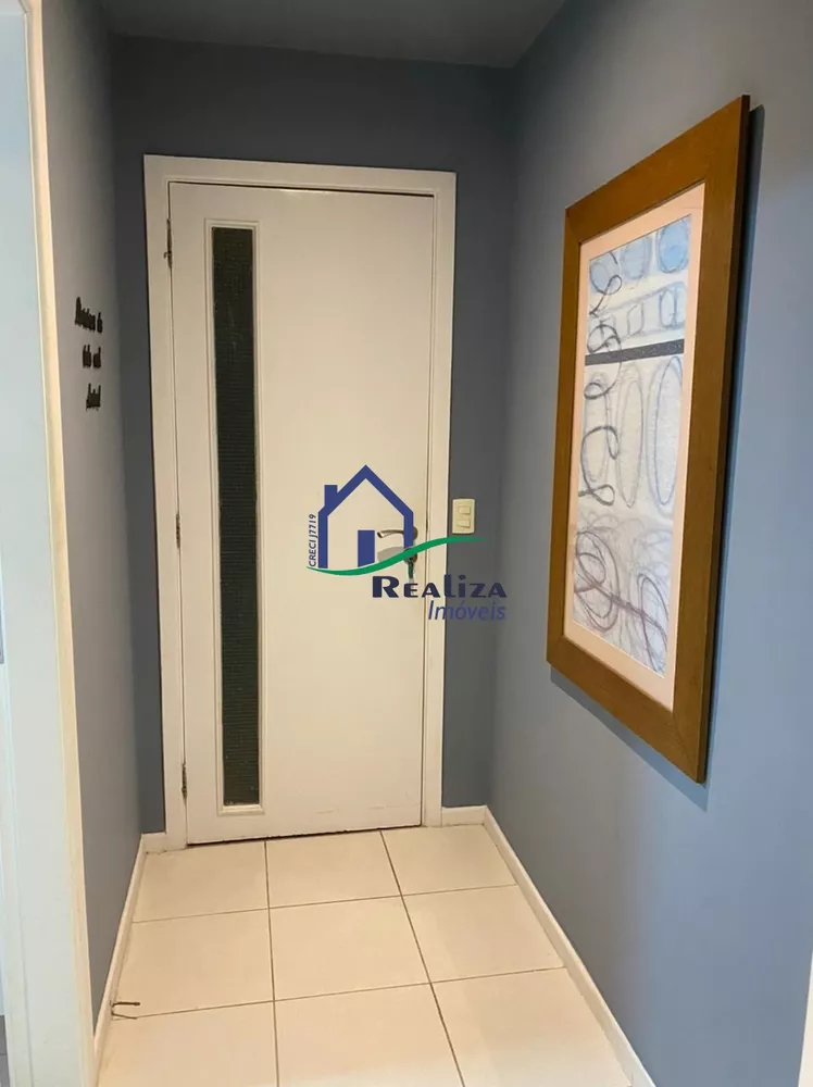 Apartamento à venda com 3 quartos, 161m² - Foto 2