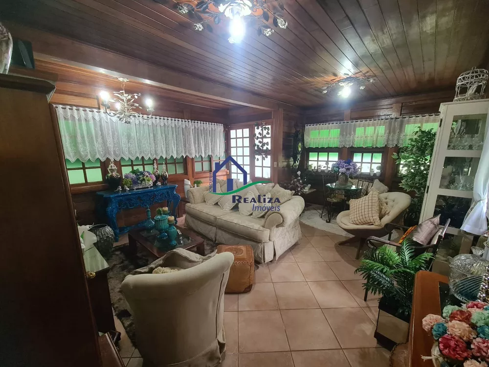Casa, 4 quartos, 178 m² - Foto 1