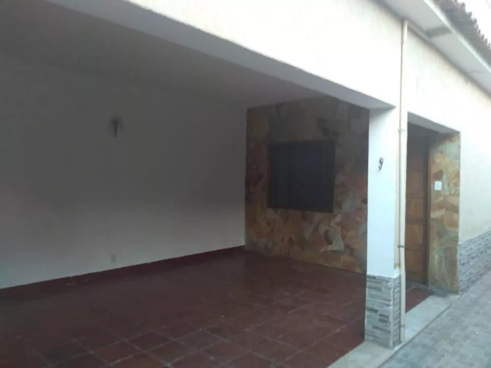 Casa à venda com 2 quartos, 180m² - Foto 3