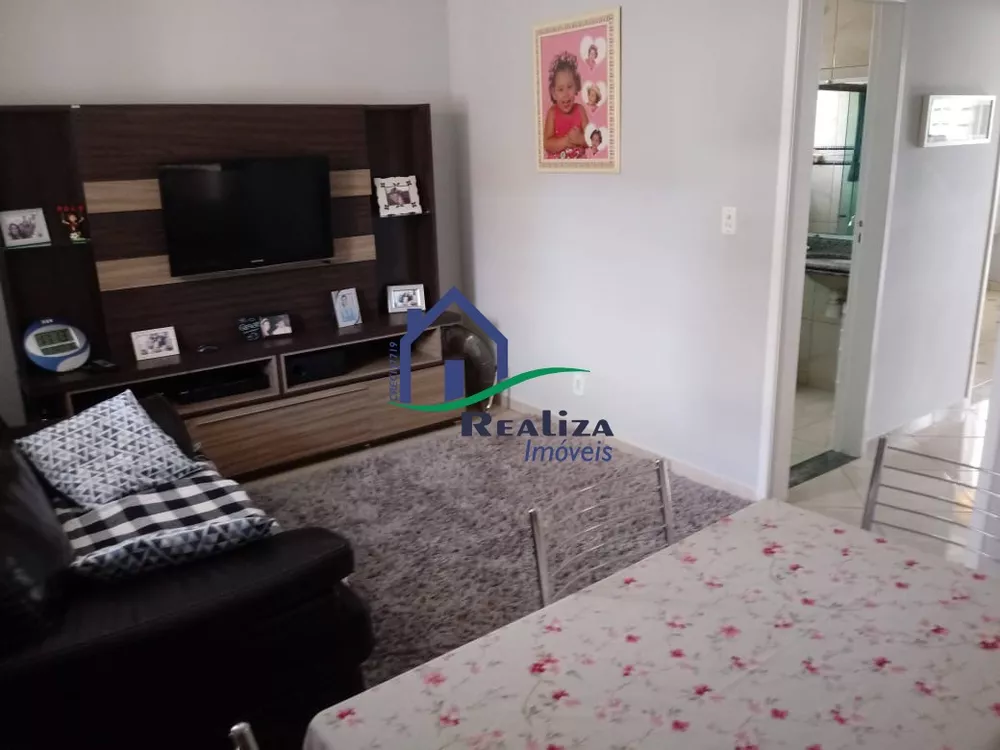 Casa à venda com 2 quartos, 103m² - Foto 1