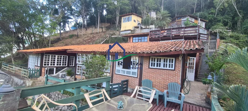 Casa, 3 quartos, 230 m² - Foto 1