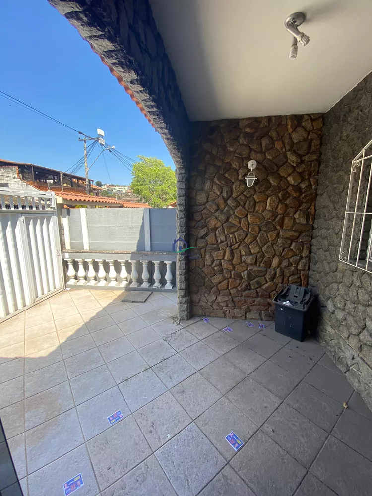 Casa à venda com 3 quartos, 65m² - Foto 2