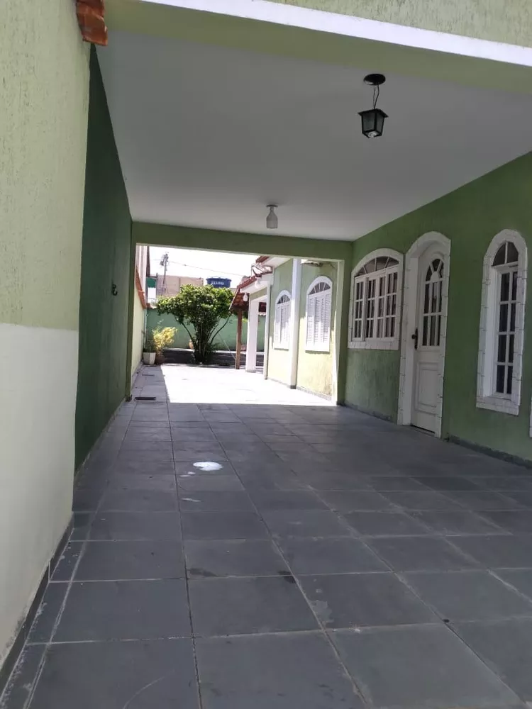 Casa à venda com 3 quartos, 130m² - Foto 1