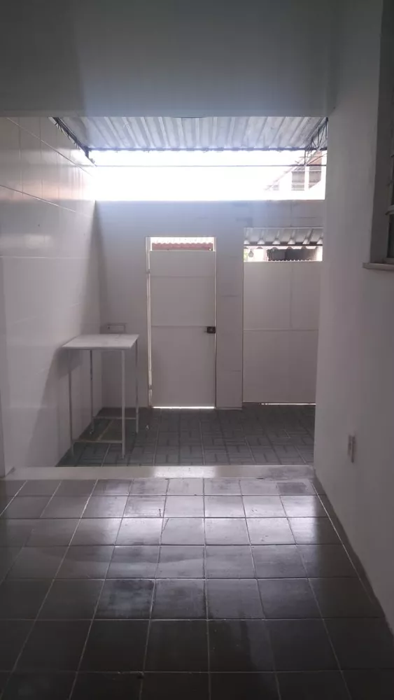 Casa à venda com 2 quartos, 40m² - Foto 3