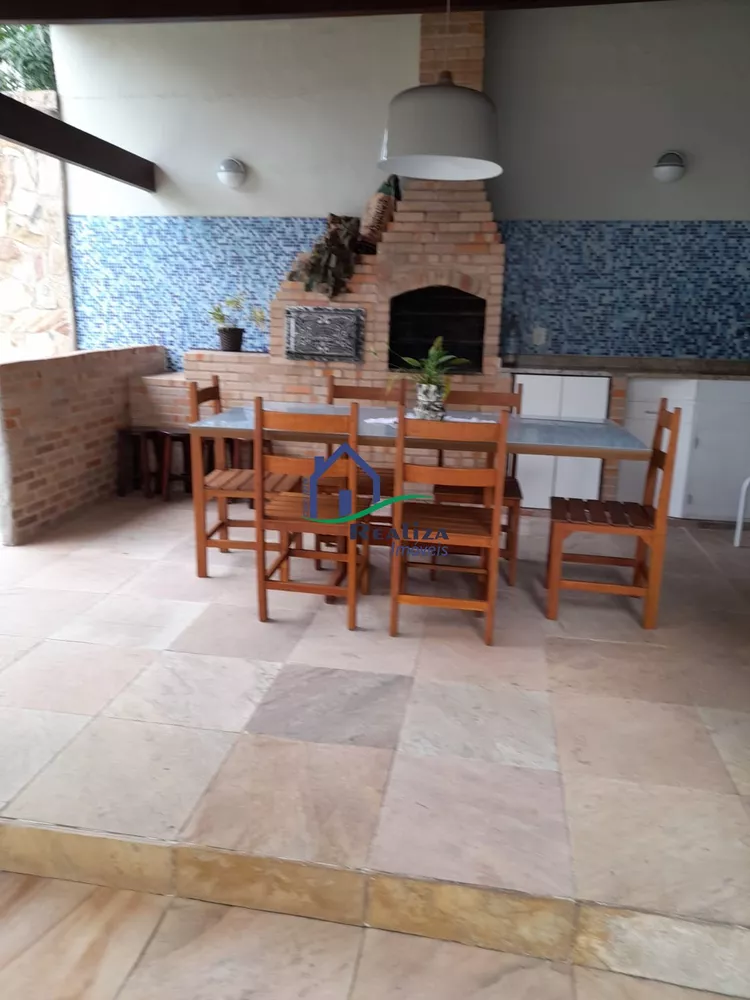 Casa, 6 quartos, 295 m² - Foto 2