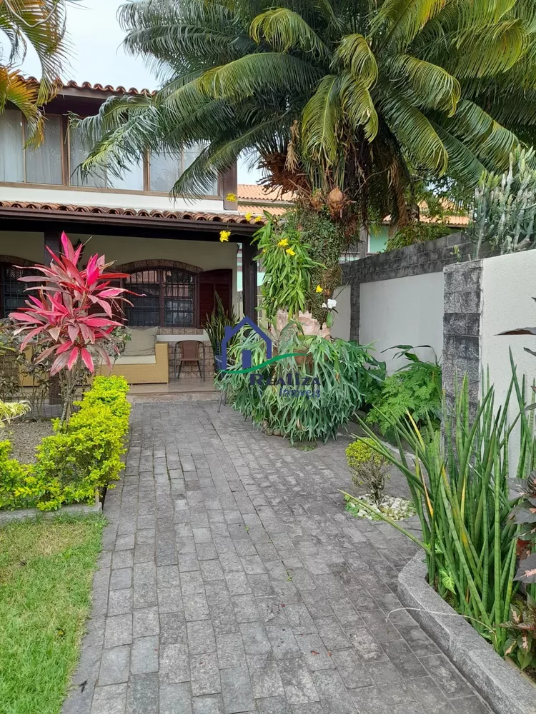 Casa, 6 quartos, 295 m² - Foto 1