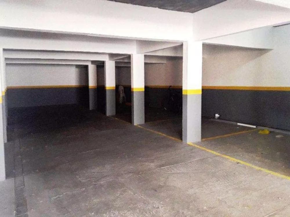 Apartamento à venda com 2 quartos, 75m² - Foto 4