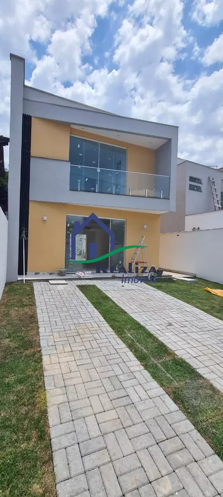 Casa à venda com 3 quartos, 112m² - Foto 1