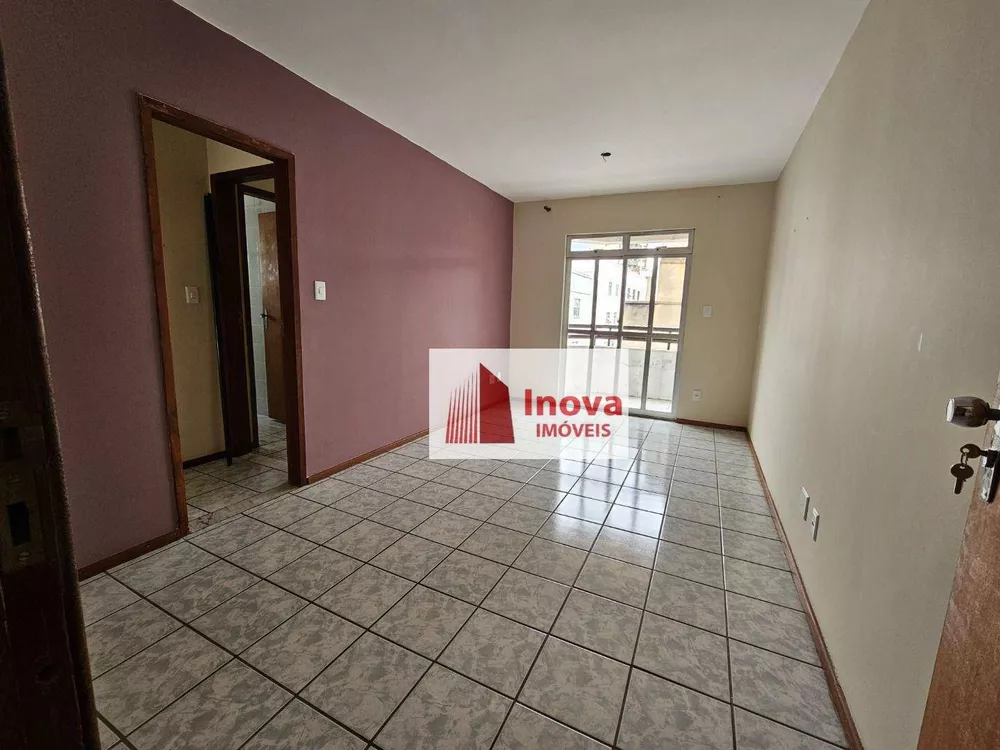 Apartamento à venda com 2 quartos, 70m² - Foto 4