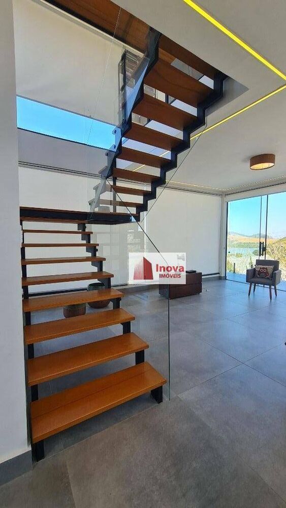 Casa à venda com 3 quartos, 344m² - Foto 2