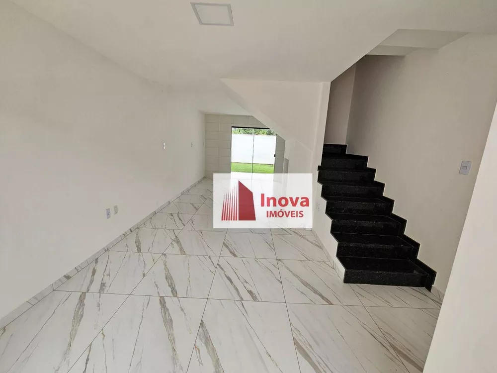 Casa à venda com 2 quartos, 90m² - Foto 4