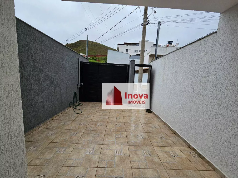 Casa à venda com 2 quartos, 90m² - Foto 3