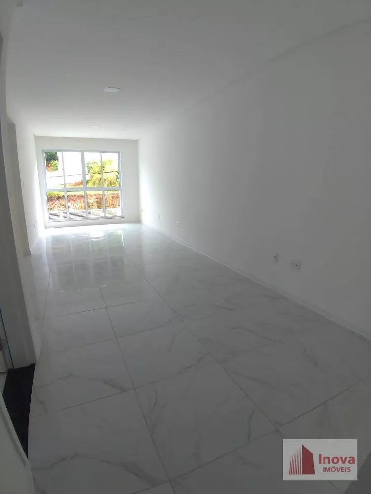 Apartamento à venda com 2 quartos, 70m² - Foto 1