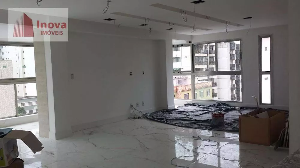 Apartamento à venda com 3 quartos, 220m² - Foto 3