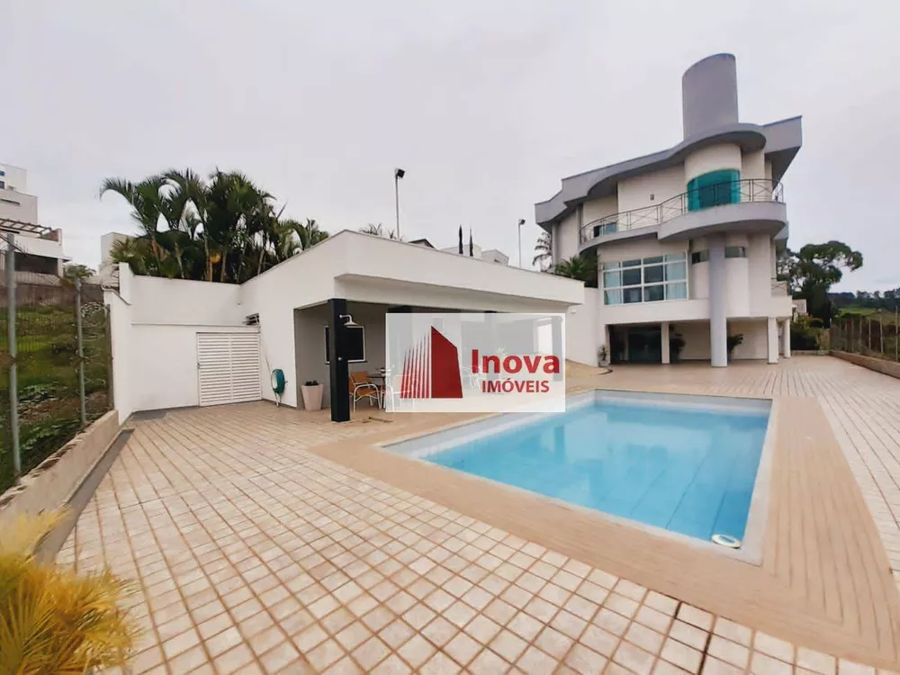 Casa de Condomínio à venda com 6 quartos, 684m² - Foto 1