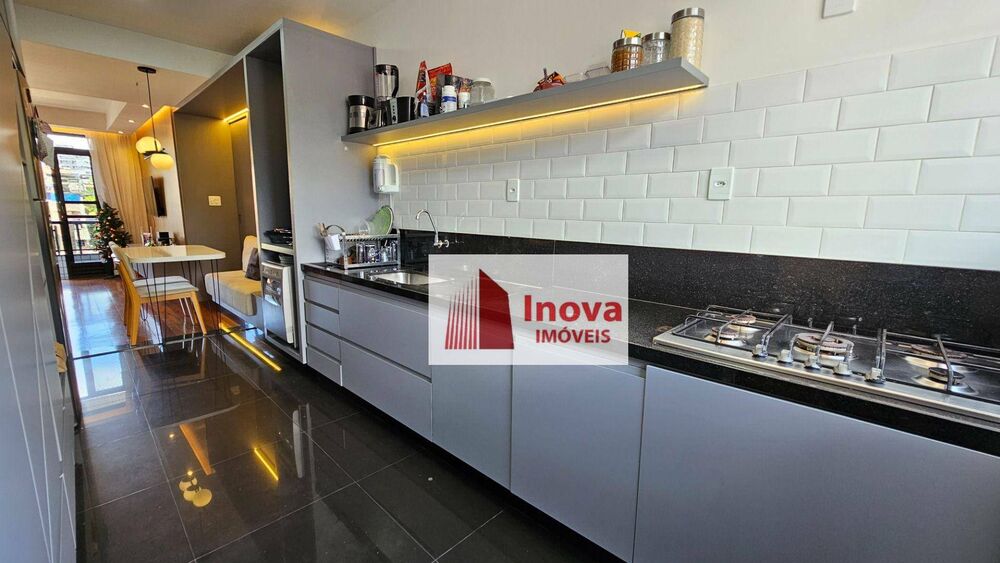 Cobertura à venda com 4 quartos, 200m² - Foto 3