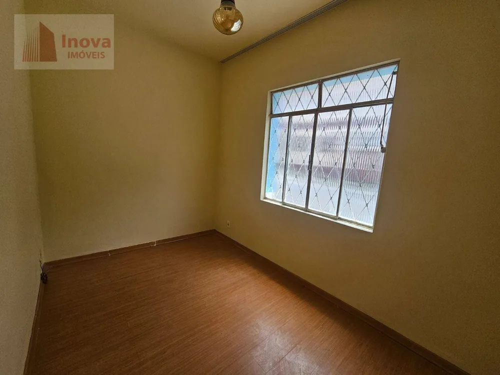 Casa, 6 quartos, 195 m² - Foto 2