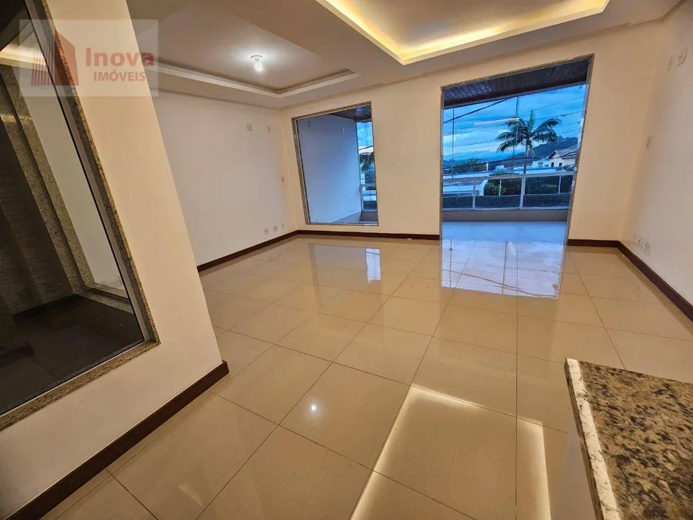 Casa, 3 quartos, 245 m² - Foto 1