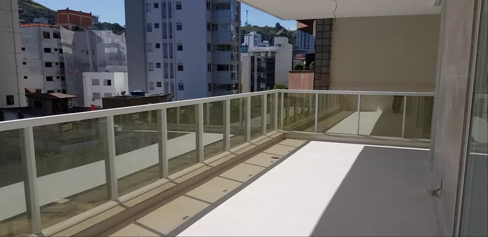 Apartamento à venda com 4 quartos, 220m² - Foto 4