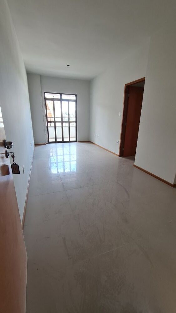 Apartamento à venda com 2 quartos, 75m² - Foto 2