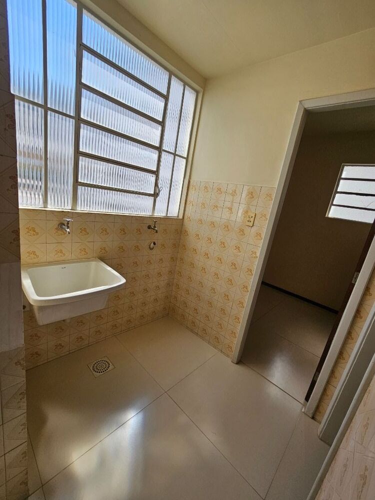 Apartamento à venda com 2 quartos, 60m² - Foto 11