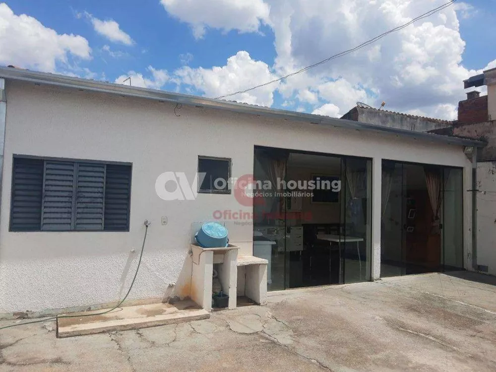 Casa à venda com 4 quartos, 151m² - Foto 1