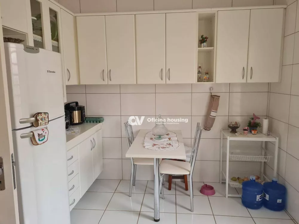 Casa, 3 quartos, 159 m² - Foto 2