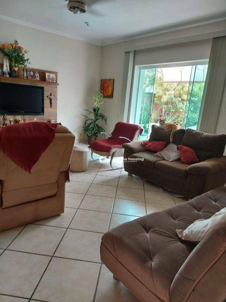 Casa à venda com 3 quartos, 300m² - Foto 8