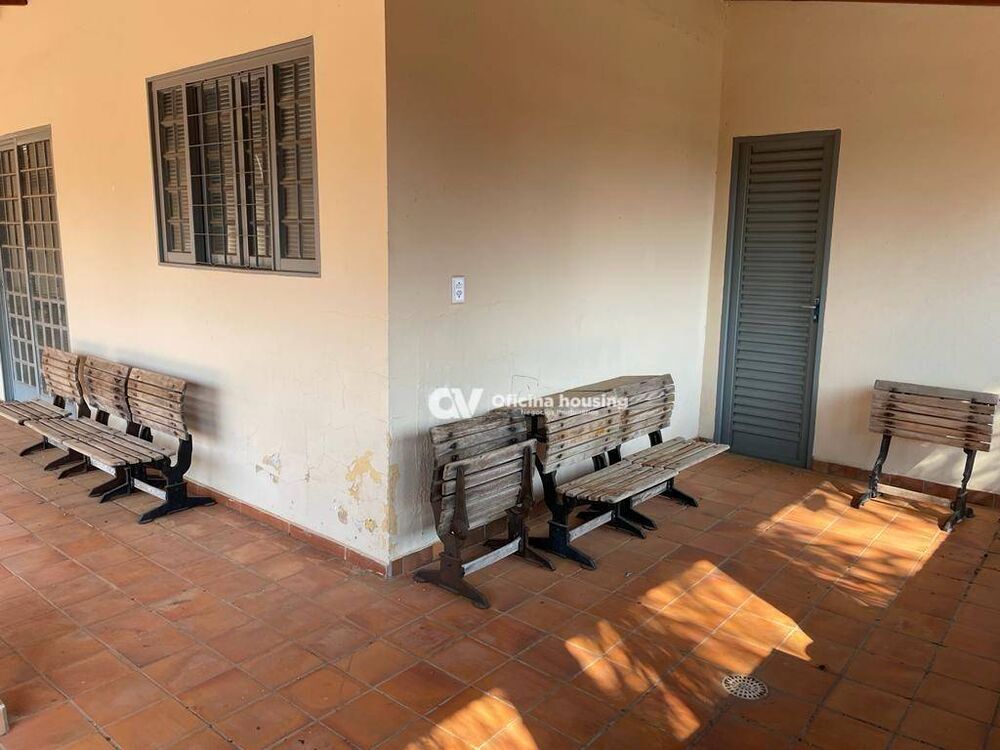 Chácara à venda com 3 quartos, 300m² - Foto 2