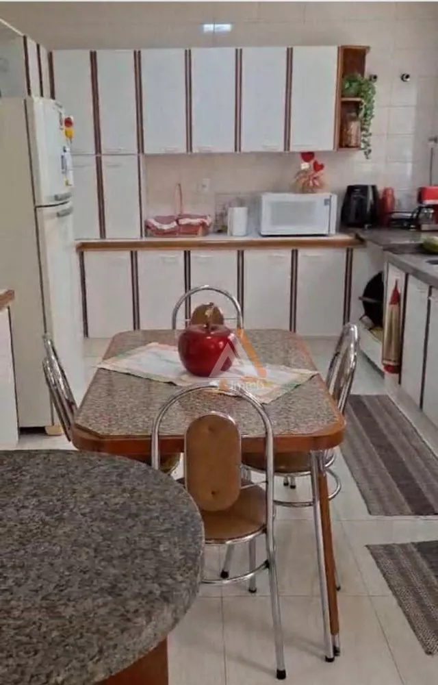 Sobrado, 4 quartos, 274 m² - Foto 1