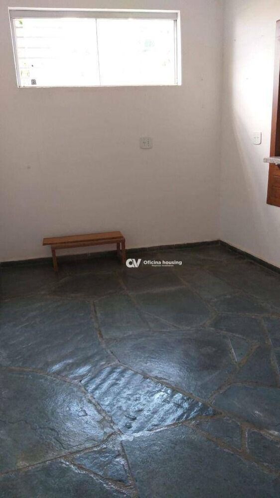Casa à venda com 4 quartos, 165m² - Foto 1
