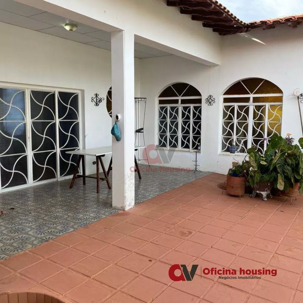 Casa à venda e aluguel com 4 quartos, 335m² - Foto 3