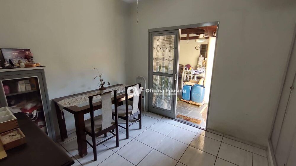 Casa à venda com 4 quartos, 120m² - Foto 4