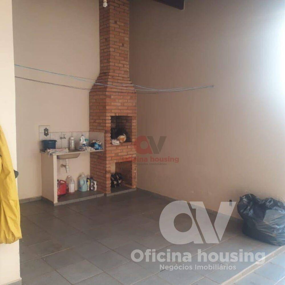 Casa à venda com 3 quartos, 195m² - Foto 2