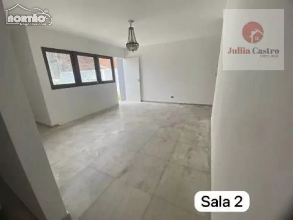 Casa à venda com 7 quartos, 264m² - Foto 3