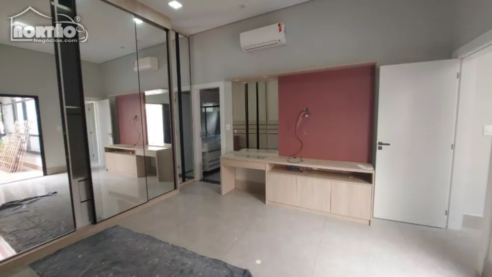 Casa à venda com 3 quartos, 270m² - Foto 4