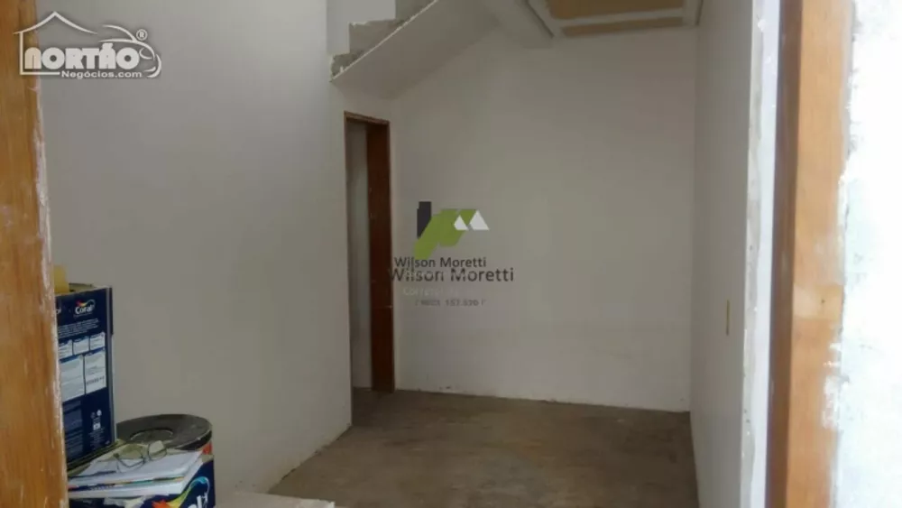 Casa à venda com 5 quartos, 211m² - Foto 4