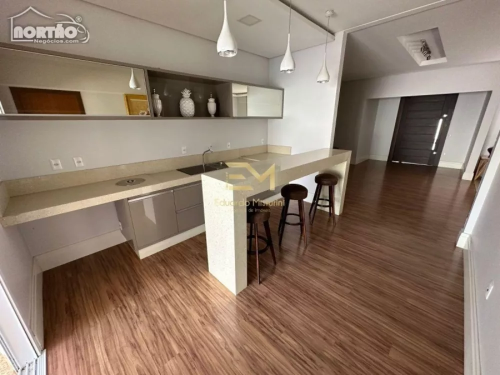 Casa à venda com 2 quartos, 350m² - Foto 6