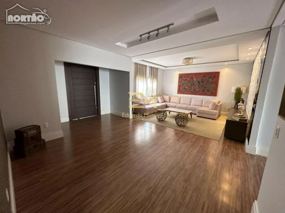 Casa à venda com 2 quartos, 350m² - Foto 7