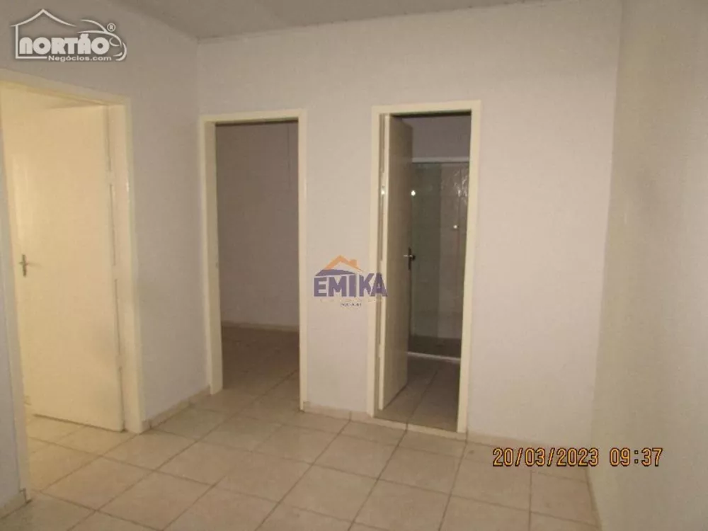 Casa à venda com 2 quartos, 100m² - Foto 2