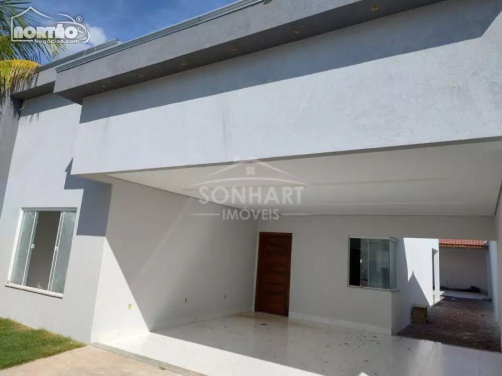 Casa à venda com 3 quartos, 196m² - Foto 2