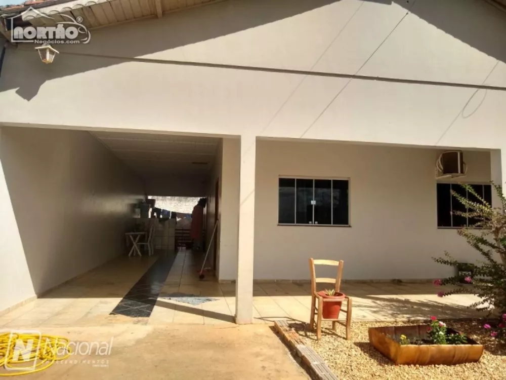 Casa à venda com 3 quartos, 142m² - Foto 2