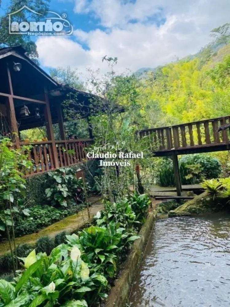 Casa, 5 quartos, 250 m² - Foto 1