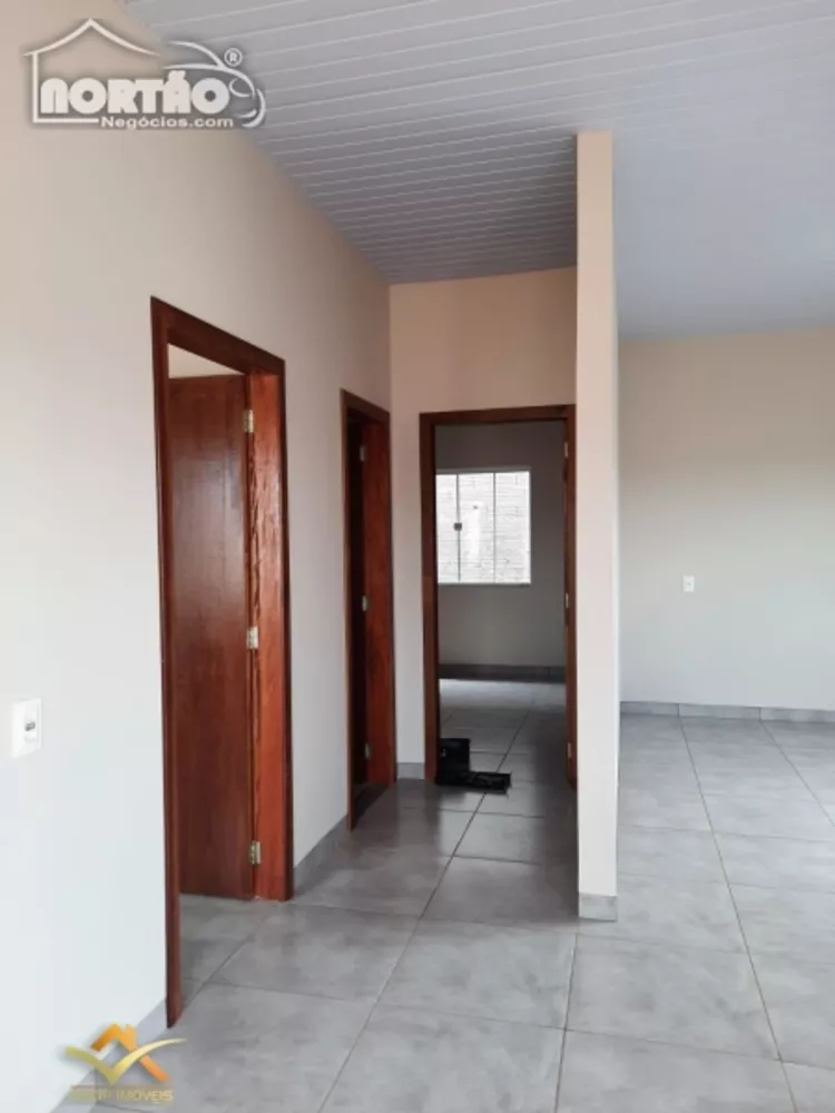 Casa à venda com 3 quartos, 60m² - Foto 9