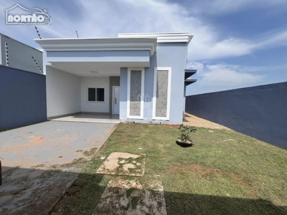 Casa à venda com 4 quartos, 115m² - Foto 1