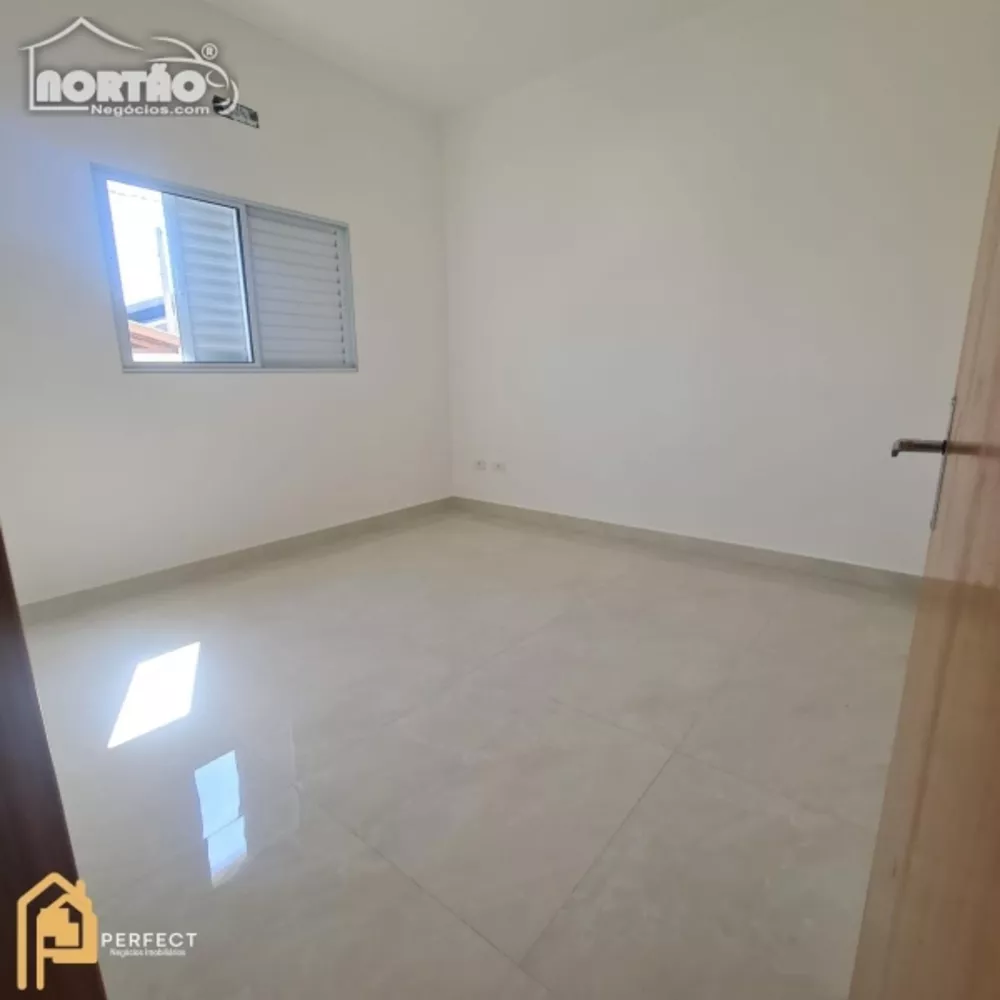 Casa à venda com 4 quartos, 140m² - Foto 6