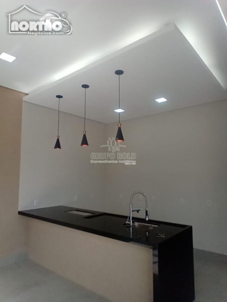 Casa, 4 quartos, 170 m² - Foto 1